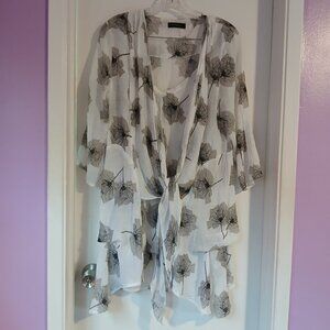 Christine Phillipe Women's Crinkle Print Tunic Grey and White Floral SZ L